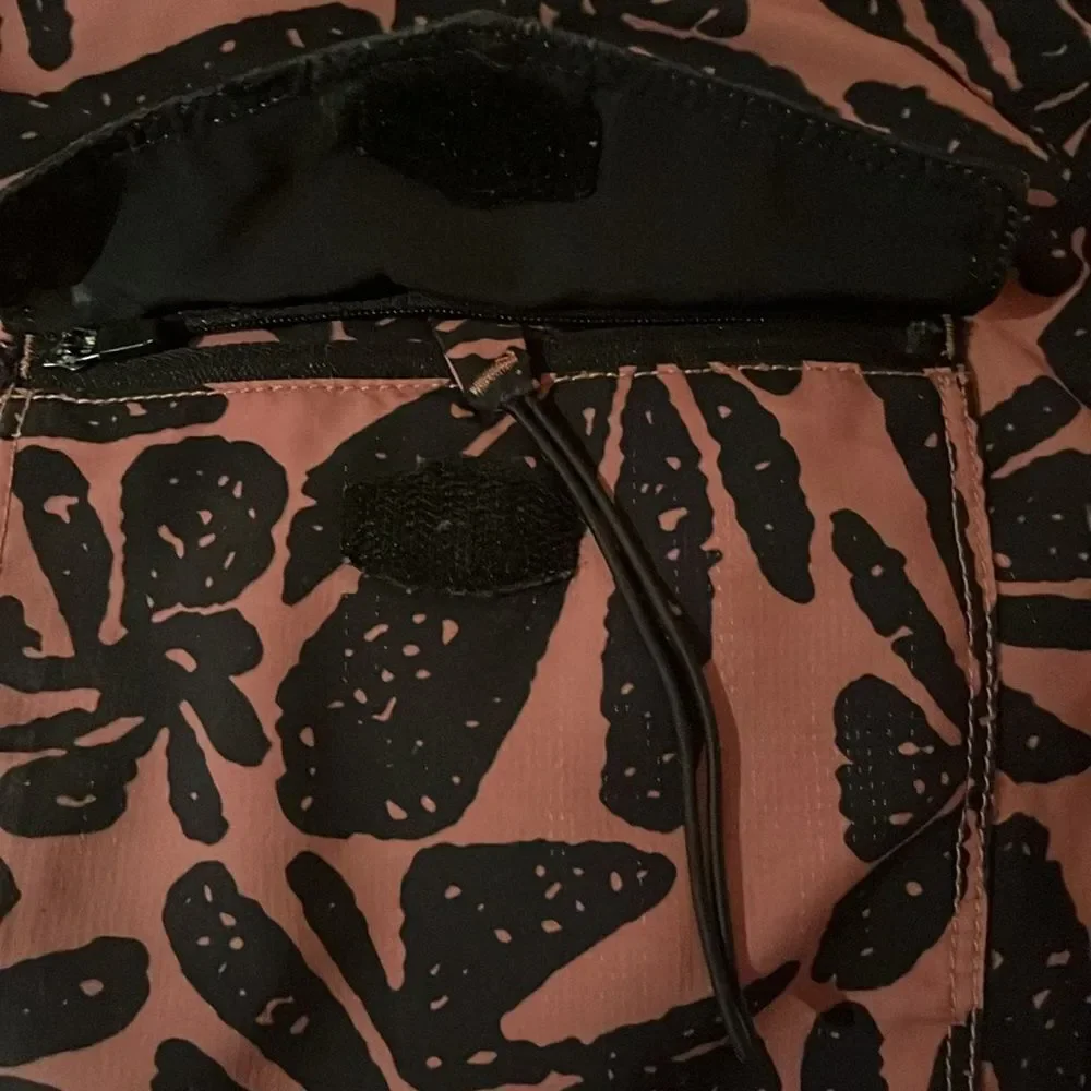 RVCA Men's Va Trunk pink/black size 31.